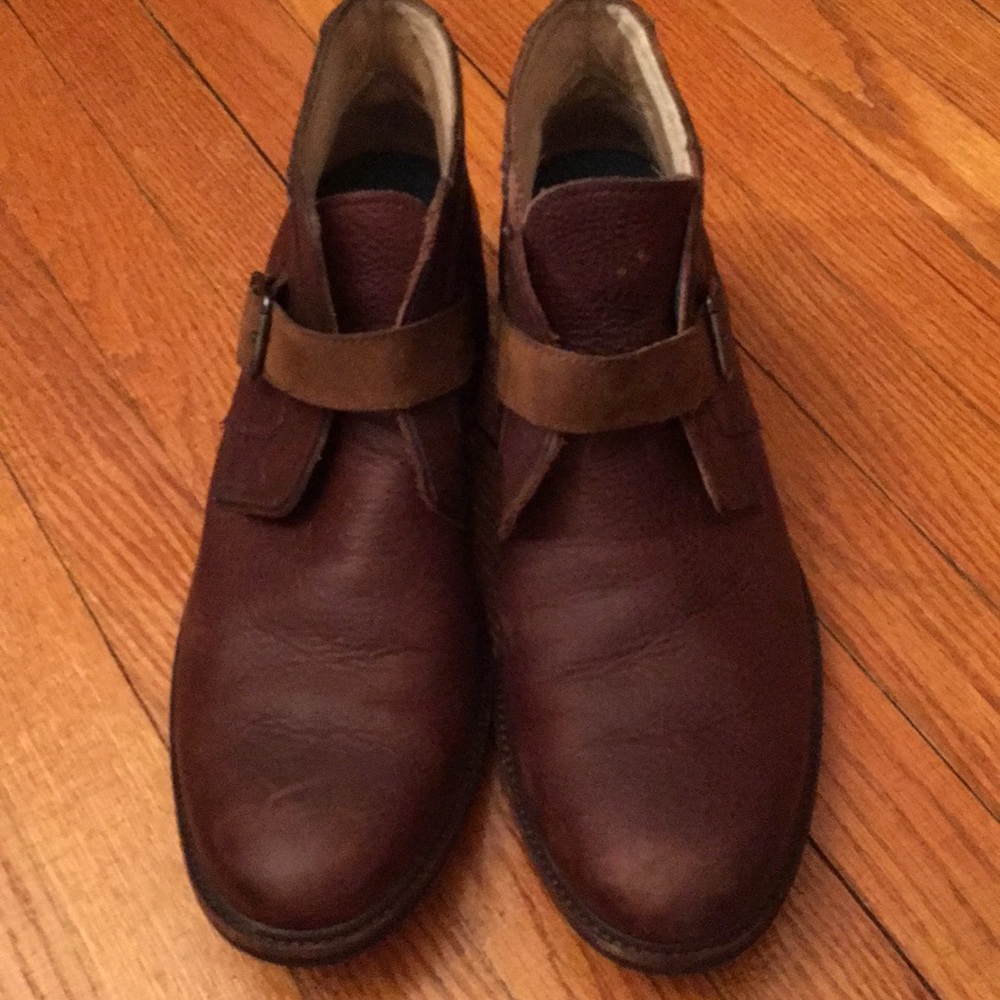 Ugg men’s leather high top side buckle sz 14